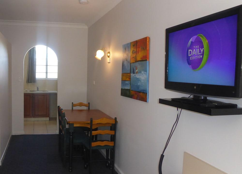 Tower Court Motel - Adults Only Haven Hervey Bay Extérieur photo