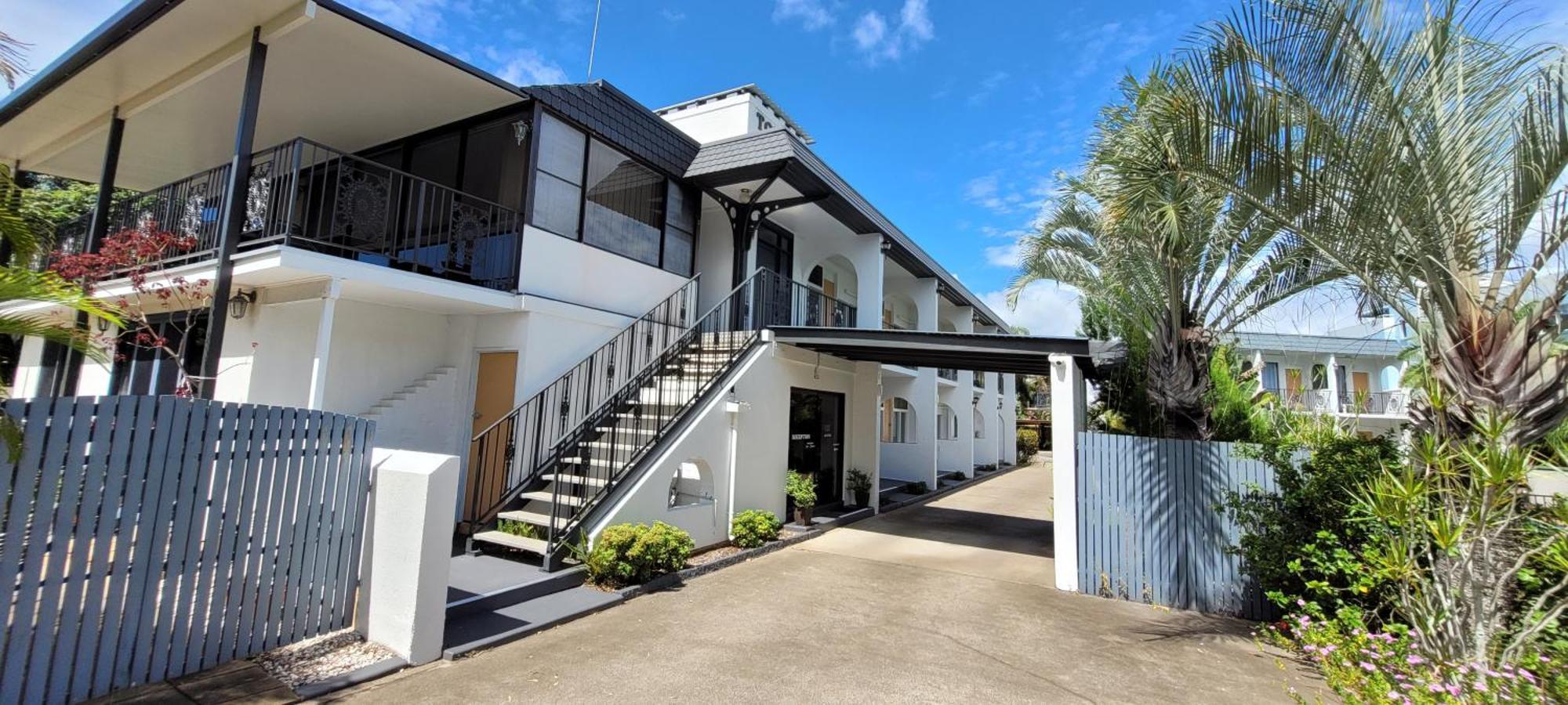 Tower Court Motel - Adults Only Haven Hervey Bay Extérieur photo