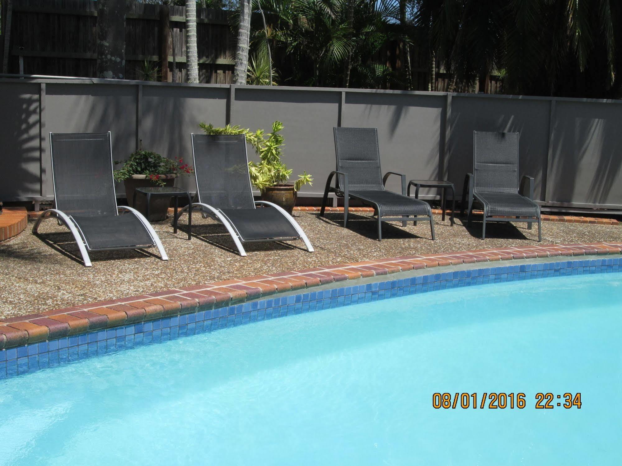 Tower Court Motel - Adults Only Haven Hervey Bay Extérieur photo