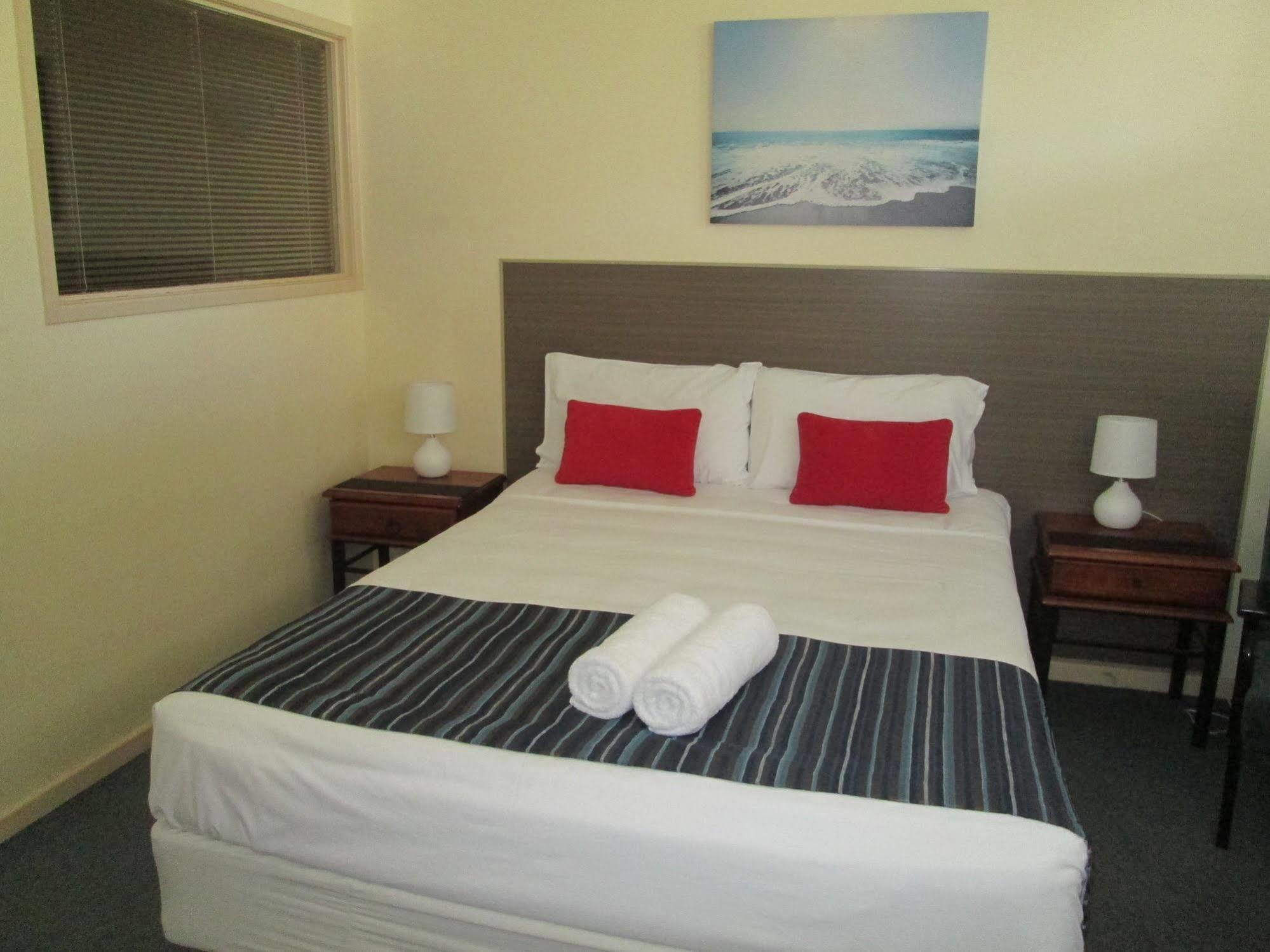 Tower Court Motel - Adults Only Haven Hervey Bay Extérieur photo