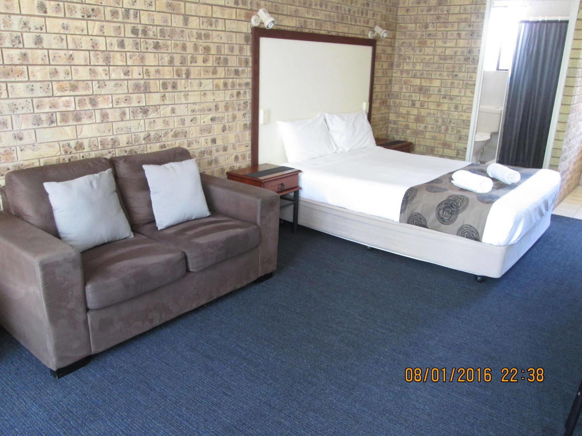 Tower Court Motel - Adults Only Haven Hervey Bay Extérieur photo